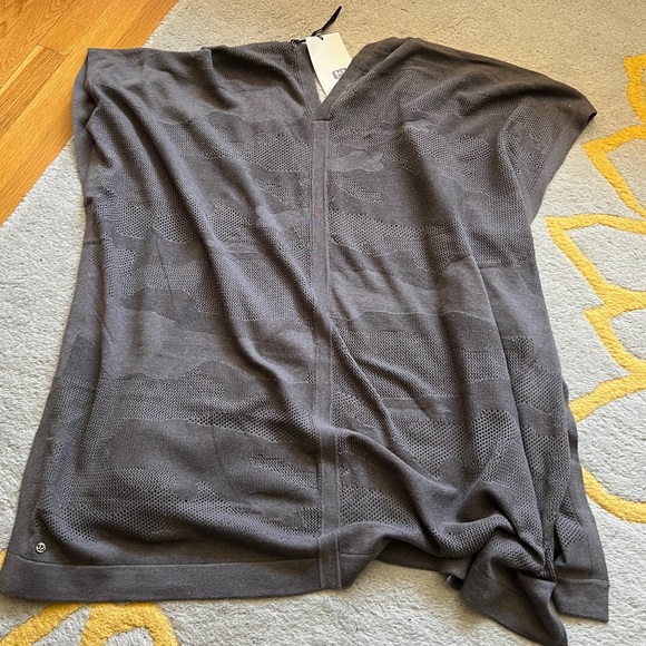 Lululemon find your light wrap TOP - Picture 2 of 5